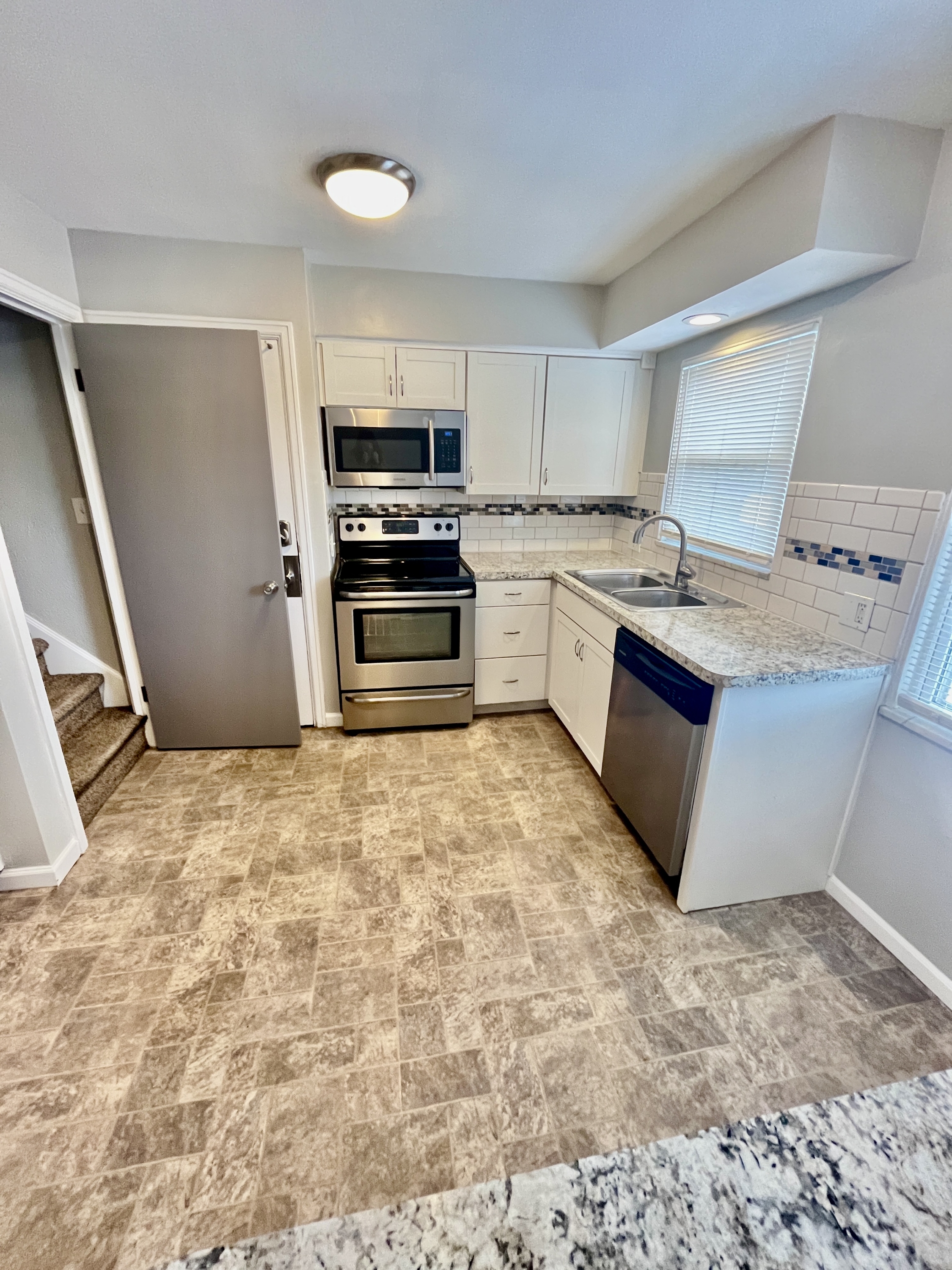 3620 Douglas Road, Apt 3