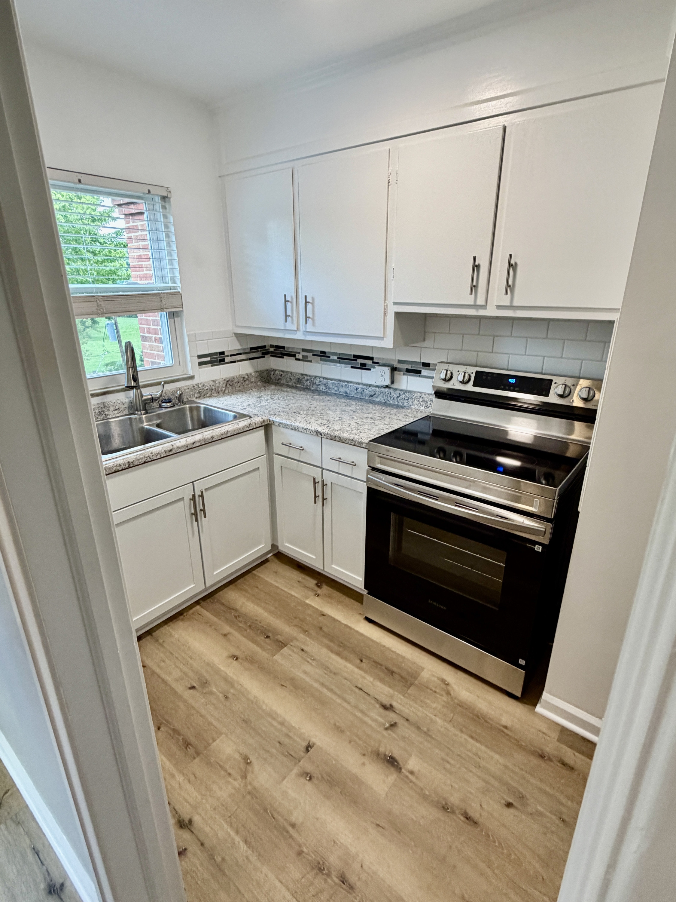 4012 West Bancroft Street - 8